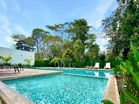 Exclusive fully equipped Condo with great pool Condo in Jaco