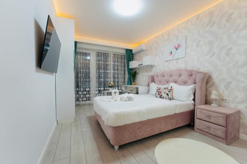 Ambiance - 2 BR apartment in Pipera with parking Condo in Bucharest