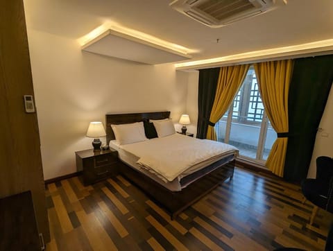 Penta Square - Royal One-Bed Suite Apartment in Lahore