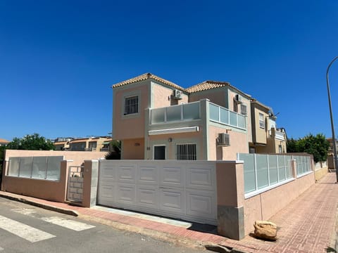 Laguna House in Torrevieja