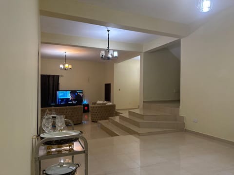 Prestigious Elegant Duplex - Abasscee Appart-hôtel in Freetown