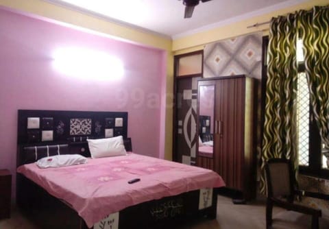 Elite homes Bed and Breakfast in Noida