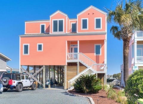 Coral Cove House in Holden Beach
