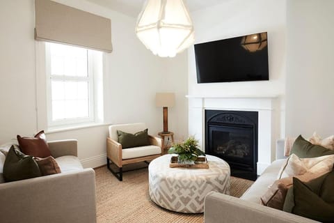 TV and multimedia, Living room, flat iron