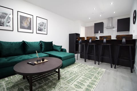 New Cardiff Bloc Exclusive Apartments By Prime Stays - Shops and Parking - Great for Groups and Families Apartment in Cardiff