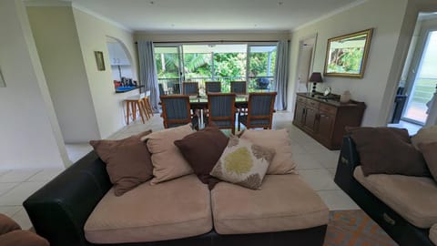 Rainforest Deluxe Bungalow Villa in Port Macquarie