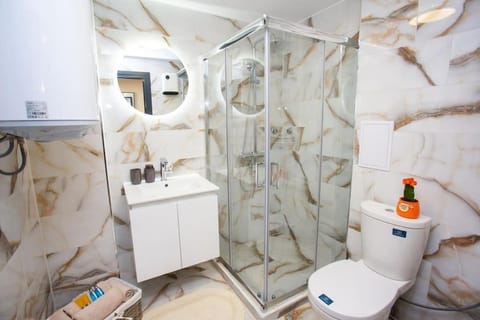 Shower, Toilet, Bathroom