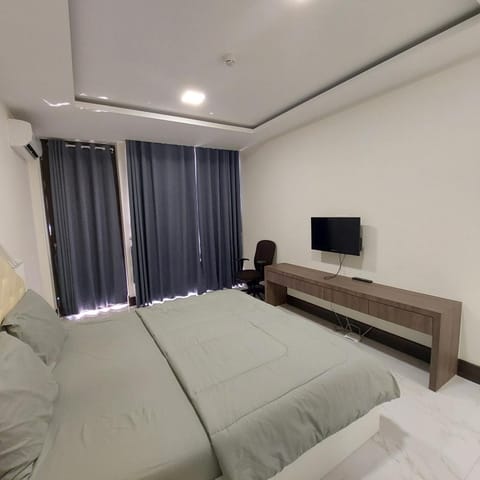 Modern Cozy Studio Room with Free Amazing Pool, Gym and Garden By SYM D827 Apartment in Phnom Penh Province