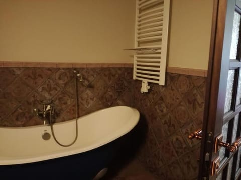 Bathroom, Bath