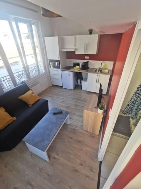 Lumineux T1 de 23m2 à 100m des Métro/Tram Apartment in Villeurbanne