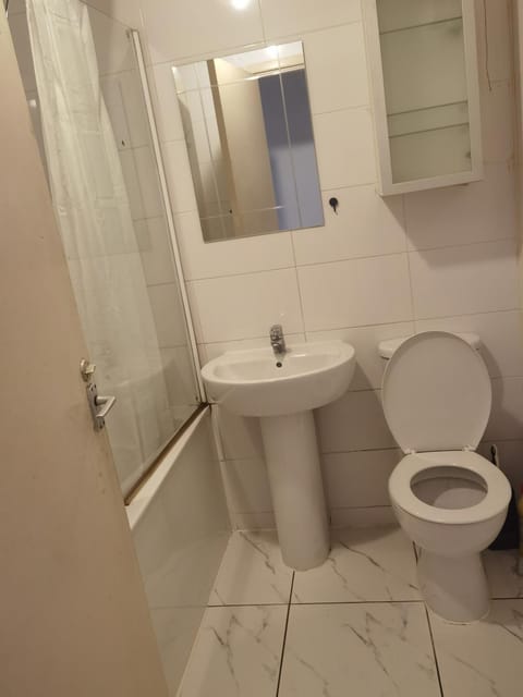 Glasgow Double Room Free Parking Bed and Breakfast in Glasgow