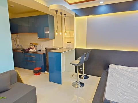 Siddha Xanadu Studio 310, Poolside Near Airport, CC2 Mall Apartment in Kolkata