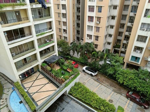 Siddha Xanadu Studio 313, Poolside Near Airport, CC2 Mall Apartment in Kolkata