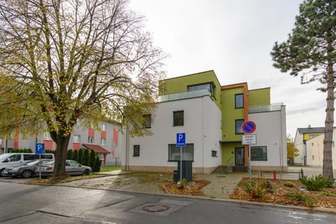 Property building, Neighbourhood, Street view, Location, Parking