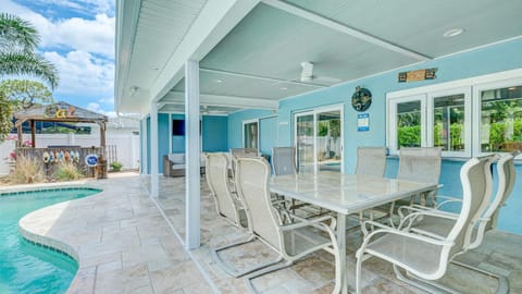 Palma Sola Retreat! Private pool home minutes away from Anna Maria Island! House in Bradenton