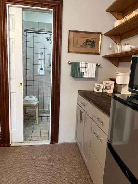 Spacious Suite Wkitchenette Apartment in Ligonier