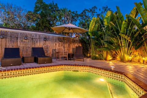 Villa Bella! Amazing pool home with cabana just minutes from downtown! Haus in Bradenton