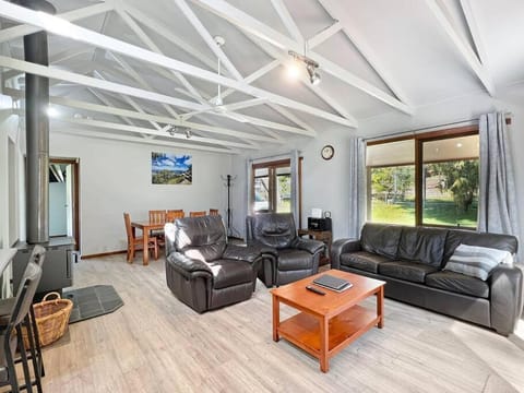 Bagara Cottage House in Halls Gap