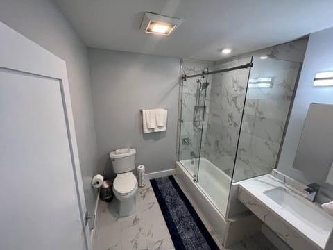 The Charming Suite - 1BR close to NYC Copropriété in Paterson