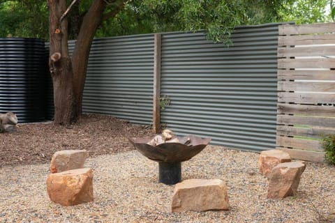 Bundaleer Views House in Halls Gap