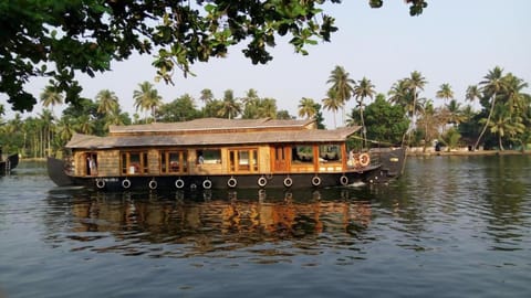 Hilton Beach Home Bed and Breakfast in Alappuzha