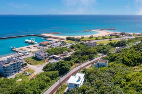 ペンションカサブランカ：海まで車で約１分☆寝室から朝日が見える景色が最高 Villa in Okinawa Prefecture