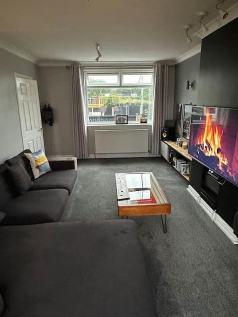 TV and multimedia, Living room, Seating area