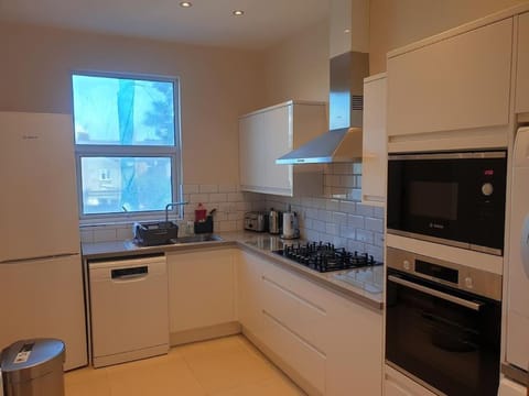 Kitchen or kitchenette, Street view, Street view, Quiet street view, dishwasher, minibar, oven, pet friendly, stove, toaster