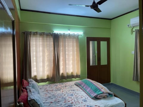 South-East-West Facing 3 BHK Lakeview Flat Howrah West Bengal Wohnung in Kolkata