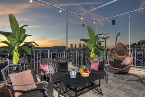 View (from property/room), Balcony/Terrace, Seating area, Mountain view