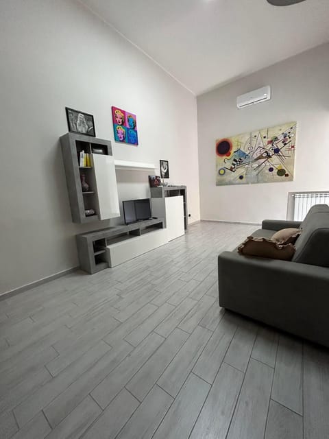 Living room, Seating area, heating, heating, internet, internet, air conditioner