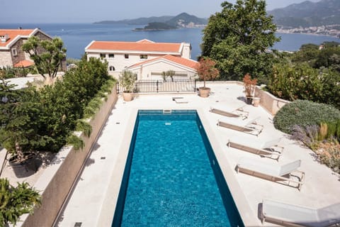 Pool view, Sea view, sunbed