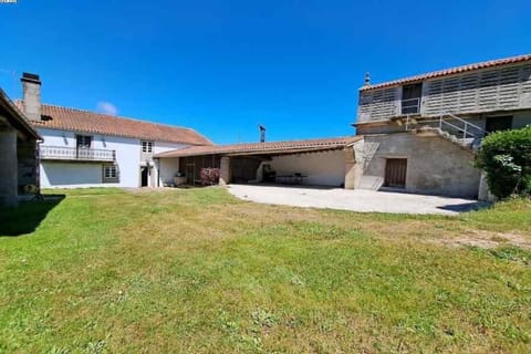 Casa con Piscina en Costa da Morte House in Bergantiños