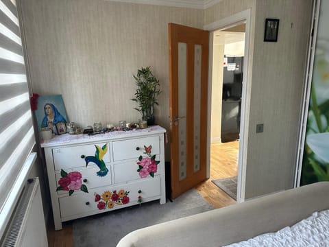 Wellcome to Petru Vacation rental in Basildon