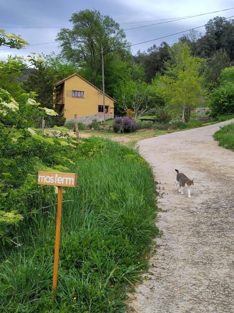 Property logo or sign, Garden, Animals