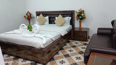 Hotel king palace madhubani Apartment in West Bengal