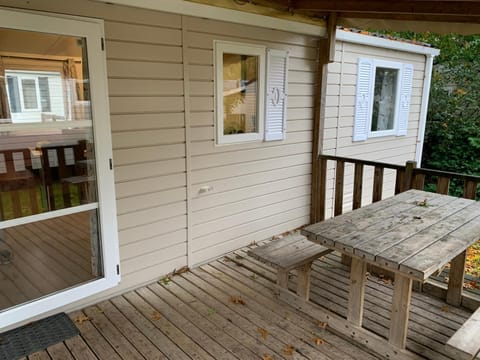 Patio, Dining area