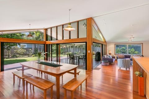 Cabarita Beach Oasis - 3BR Beach House by uHoliday House in Tweed Heads