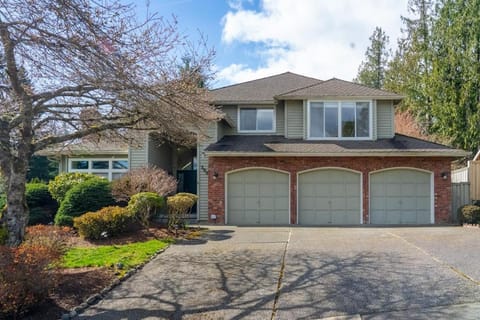 Corporate Housing Charm near East Sammamish Park House in Redmond