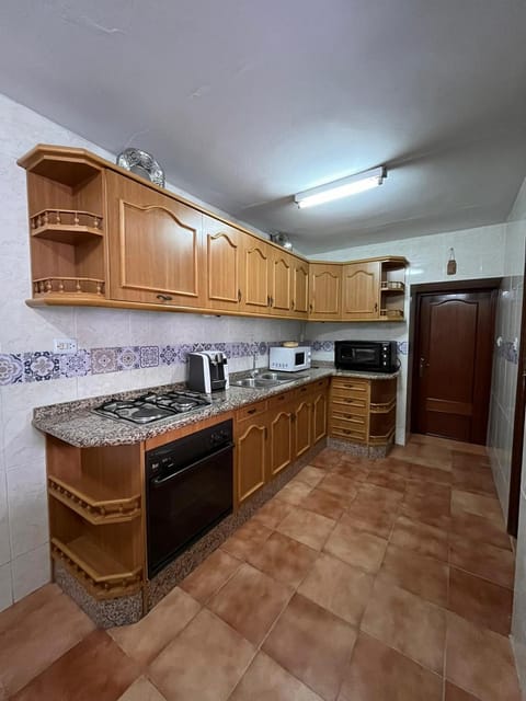 Kitchen or kitchenette, minibar, pet friendly, stove