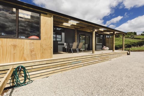 Lake Side Country Cabin House in Taranaki, New Zealand