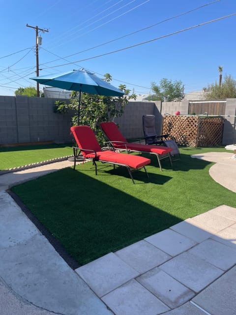 Cozy Home with Sparkling Pool/Pet Friendly House in Mesa