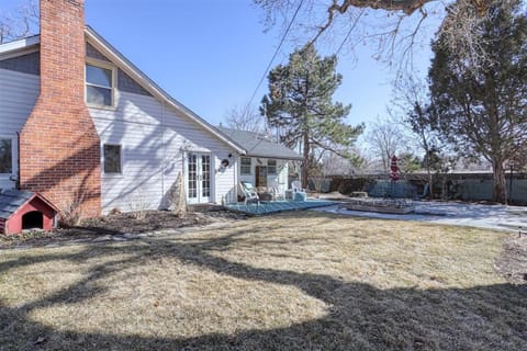 Home, Carriage House, Fast WIFI, Workspace, Exercise Room! House in Wheat Ridge