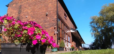 Brook Barn B&B Bed and Breakfast in Widnes