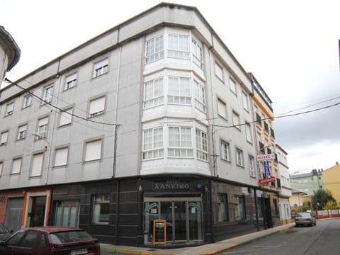 Property building, Nearby landmark, Facade/entrance, Day