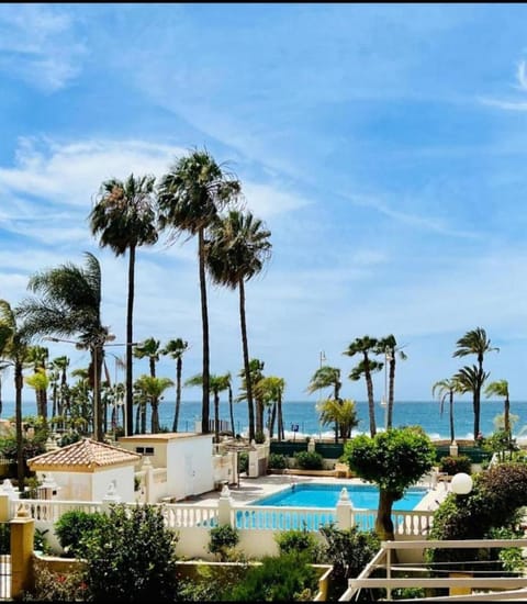 Pool view, Sea view