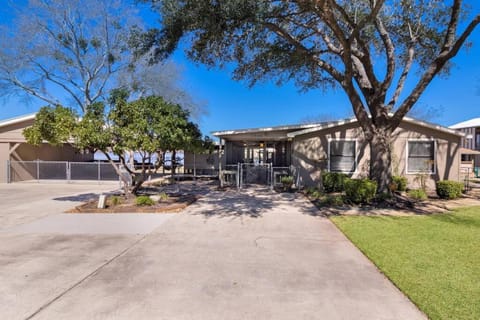 Lee Shore Lake House House in Lake Conroe