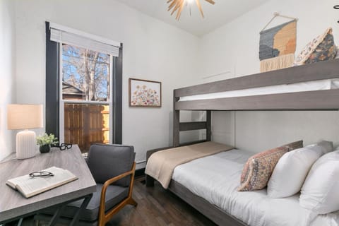 Old Town Retreat with Hot Tub - Steps from CSU! Maison in Fort Collins