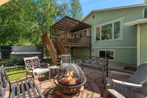 Close to Trails, Parks & Open Space! Amazing Yard! House in Fort Collins