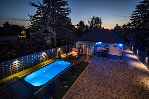 Night, Natural landscape, Hot Tub, Pool view, Swimming pool, sunbed